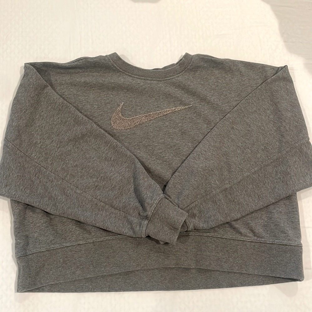 Women’s Nike Cropped Grey Crewneck size M